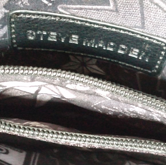 Steve Madden Grey Glitter Steel Chain Crossbody Bag - Picture 7 of 13